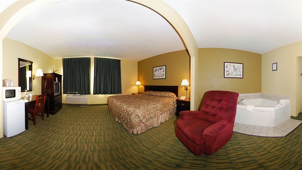 Super 8 By Wyndham Nixa/Springfield Area Hotel Buitenkant foto